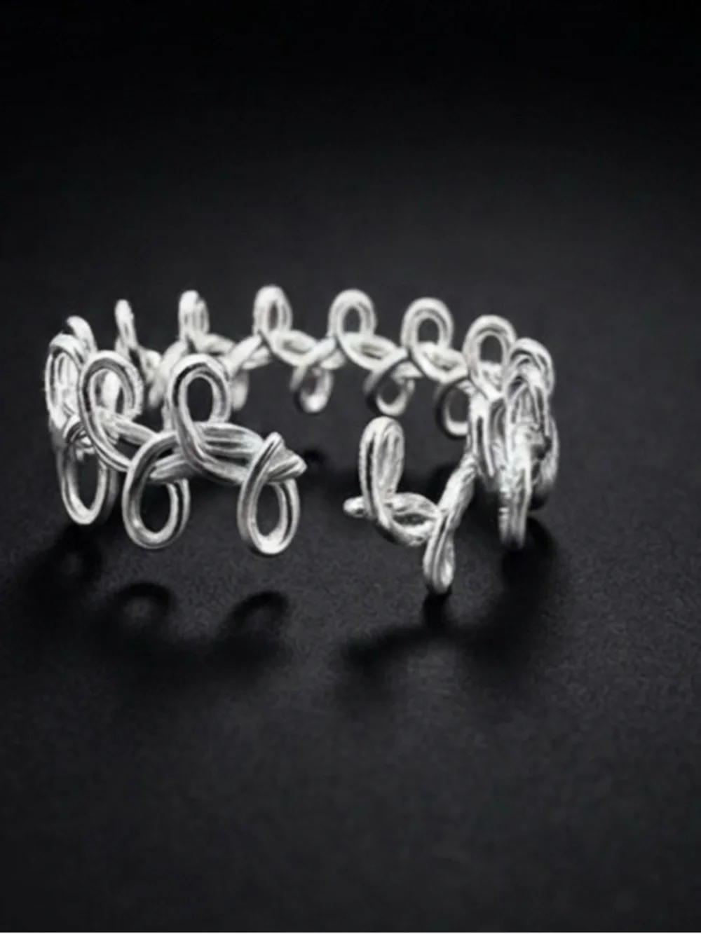 Elegant Silver Swirl Ring unisex